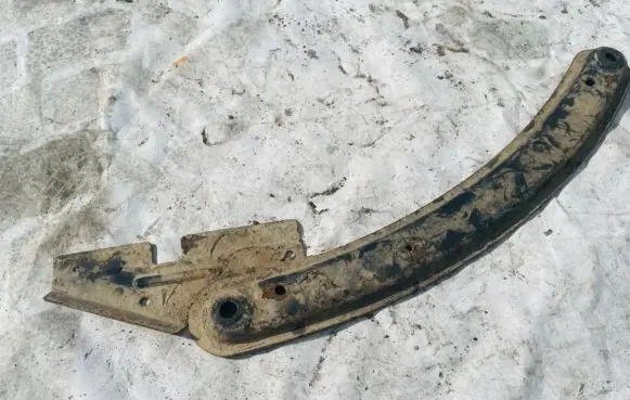 Volvo V50 Engine mounting bracket