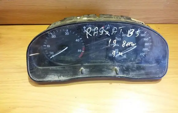 Volkswagen PASSAT B5 Speedometer (instrument cluster) 88311245