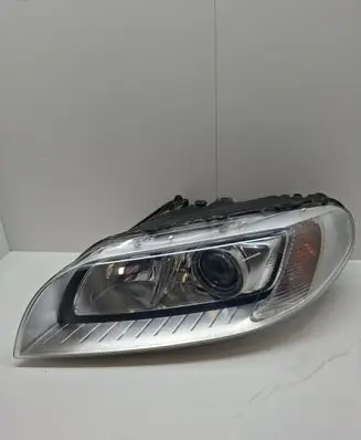 Volvo XC70 Headlight/headlamp 300000013762796 31420013