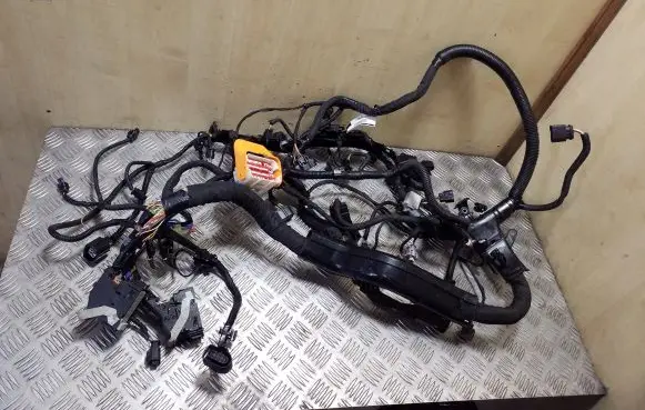 Volvo XC90 Engine installation wiring loom 32311188