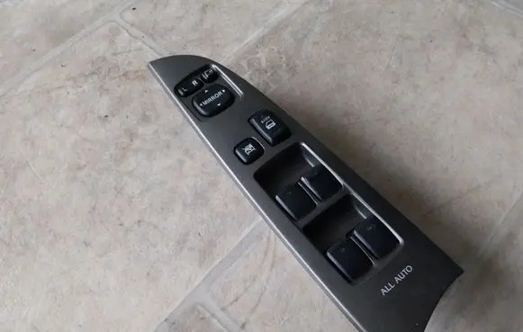 Lexus IS 220D-250-350 Electric window control switch 8404053070