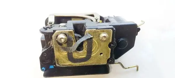 SsangYong Rodius Front door lock