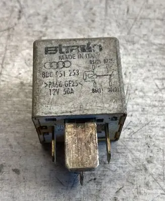 Audi A4 S4 B5 8D Other relay 8d0951253