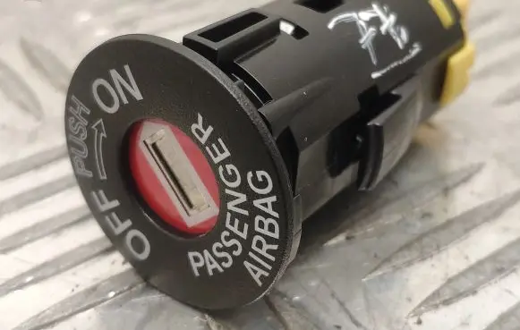 Honda Civic X Passenger airbag on/off switch 