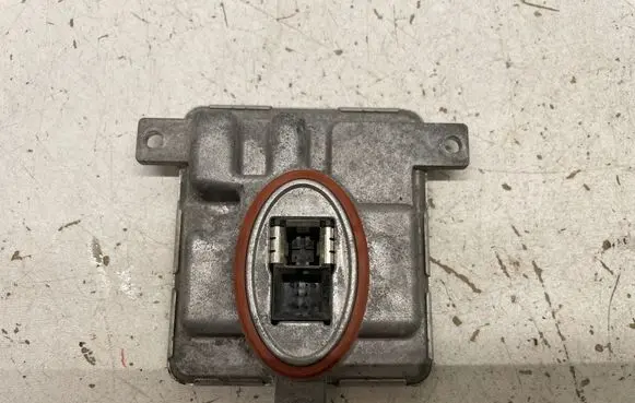 BMW 5 F10 F11 Headlight ballast module Xenon 7318327 W003T23171