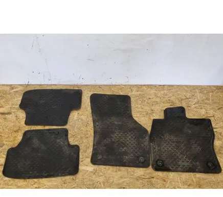 Volkswagen Golf VII Car floor mat set 5G1061502 5G0061512