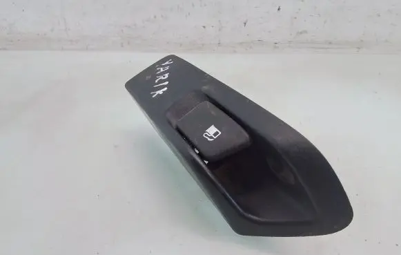 Toyota Yaris Fuel tank opening switch