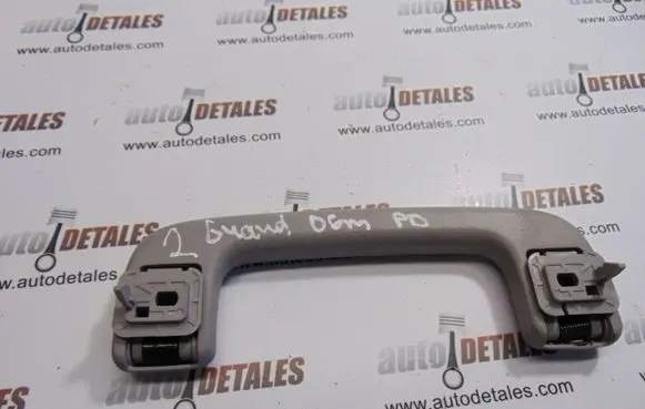 Mitsubishi Grandis Front interior roof grab handle