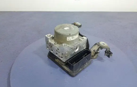 Ford Mondeo MK I ABS Pump EG9C-2C405-EJ
