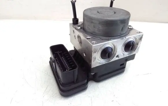 Toyota Prius (XW50) ABS Pump 11304041030 4451047070