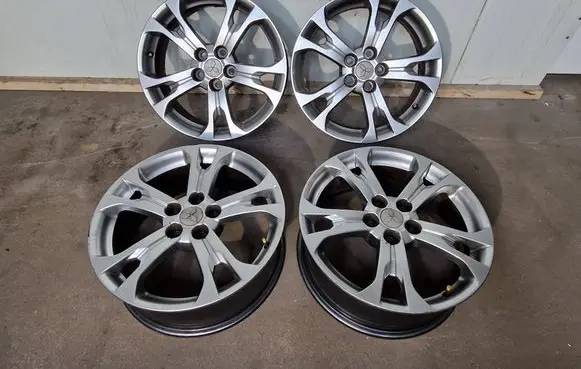 Mitsubishi Outlander R18 alloy rim