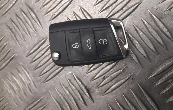 Volkswagen Golf VII Ignition key/card 5G0959752BS