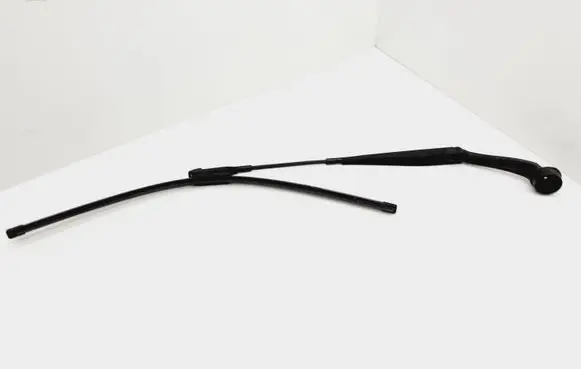Ford Fusion II Windshield/front glass wiper blade DS7317C495