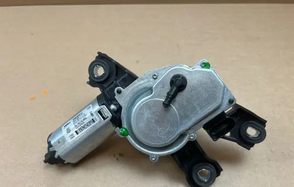 Volkswagen PASSAT B6 Rear window wiper motor 3C9955711A