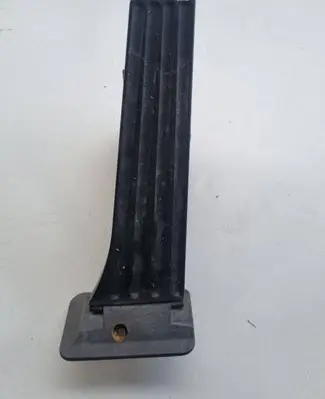 BMW 2 F46 Accelerator throttle pedal 6859999 21490710