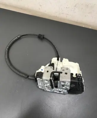 Jeep Grand Cherokee Front door lock P04560133AF T65KD1353
