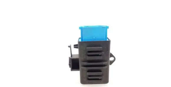 Volkswagen Caddy Seat heating relay 5K0959772A 080512C