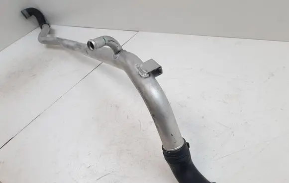 Engine coolant pipe/hose