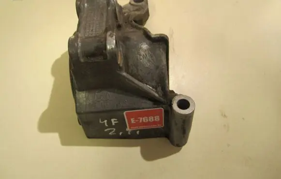 Audi A6 S6 C6 4F Power steering pump mounting bracket 06F145393B