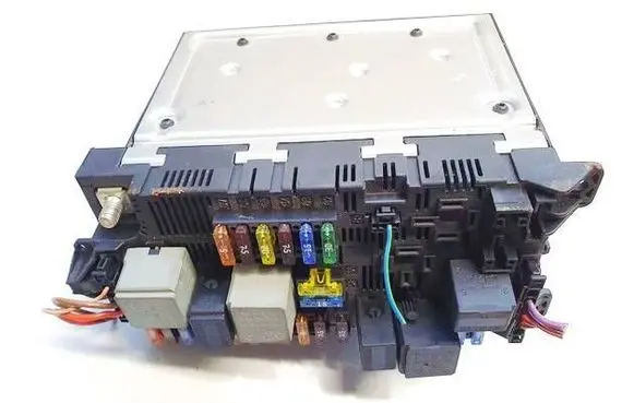 Mercedes-Benz E W211 Fuse box set 2115457701