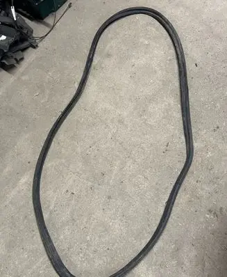 Trunk rubber seal (body)