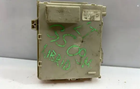 Lexus GS 300 350 430 450H Fuse module 8267030230 9460