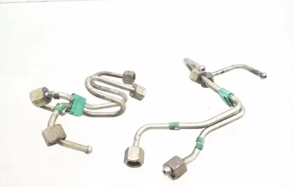 Renault Megane II Fuel injector supply line/pipe 