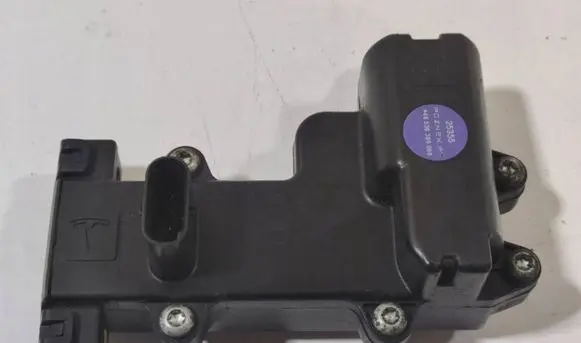 Tesla Model X Front door soft close latching motor 1045353-00-B 104535300B 1045353