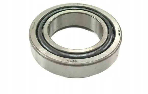 Mitsubishi L200 Front wheel hub MB109051