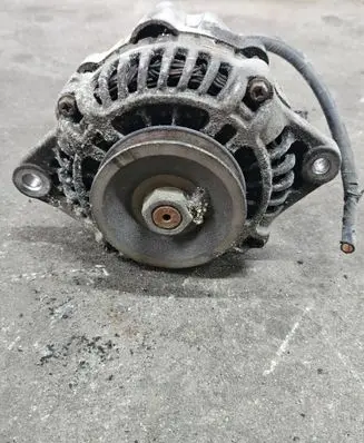 Nissan X-Trail T30 Generator/alternator 231005M310 A3T80771