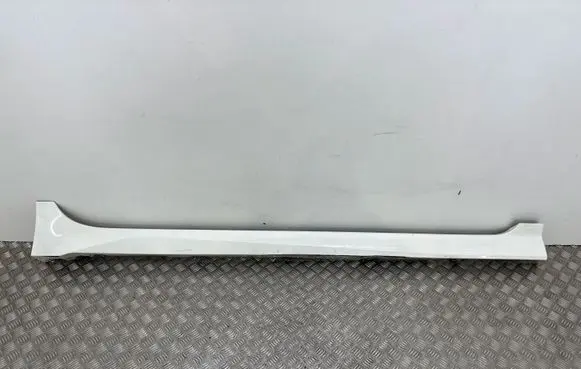 Nissan Leaf II (ZE1) Sill 308975