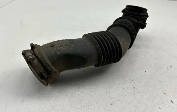 Ford Kuga II Air intake duct part AV6112B624B