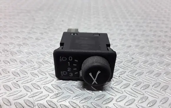 Nissan Almera N16 Headlight level height control switch