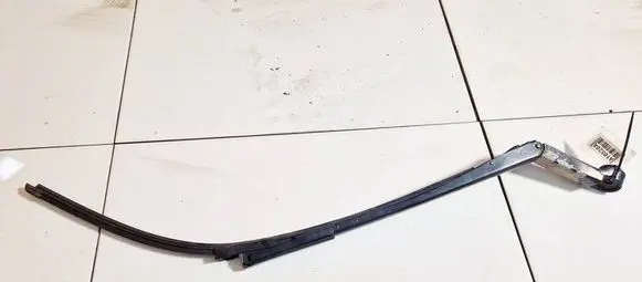 Front wiper blade arm