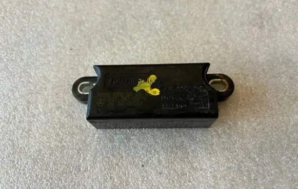 Mercedes-Benz CLS C219 Airbag deployment crash/impact sensor A0038200726