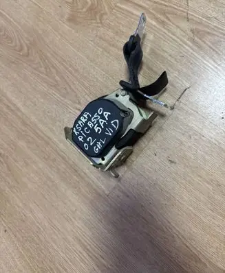 Citroen Xsara Picasso Middle seatbelt (rear) 
