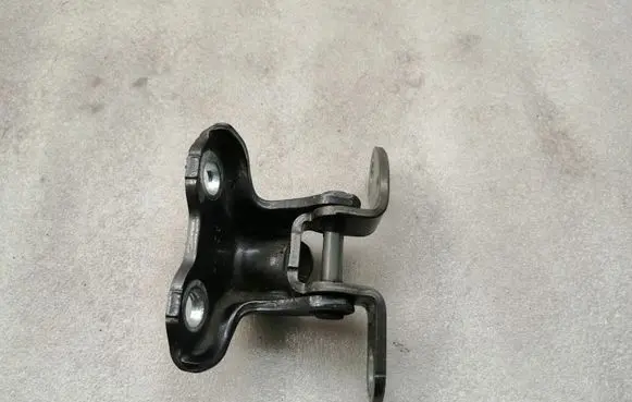 Toyota Auris 150 Rear door upper hinge 687500H010