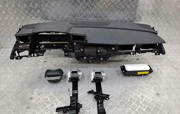 Audi A3 8Y Airbag set with panel DESKA8