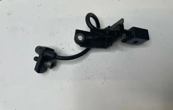 BMW 7 E65 E66 Crankshaft position sensor 0281002477