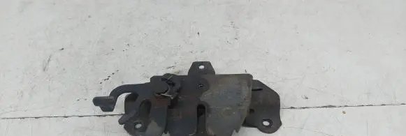 Engine bonnet/hood lock/catch