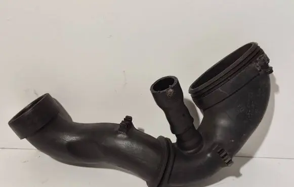BMW 7 E65 E66 Turbo air intake inlet pipe/hose 7794172 446237600 13717794172