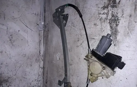 Mitsubishi Space Star Rear door window regulator with motor