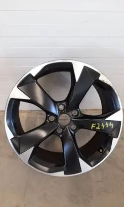 Seat Leon IV R18 alloy rim 