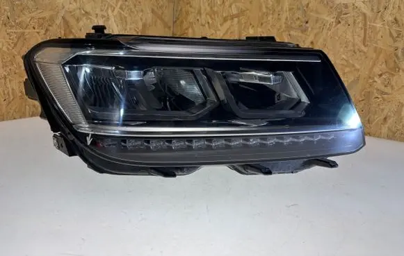 Volkswagen Tiguan Headlight/headlamp 5NB941036D C11437