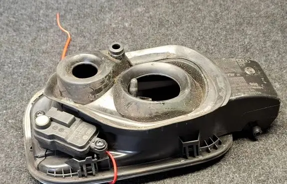 Audi Q7 4M Fuel tank cap trim 4M0809906C 4M0010508