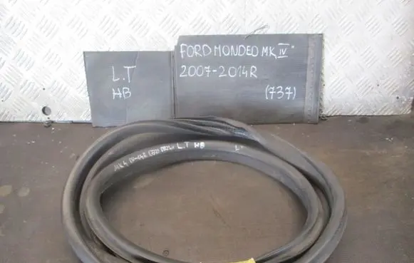 Ford Mondeo MK IV Front door rubber seal 
