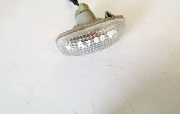 Nissan Primera Front fender indicator light 23652102 236521-02