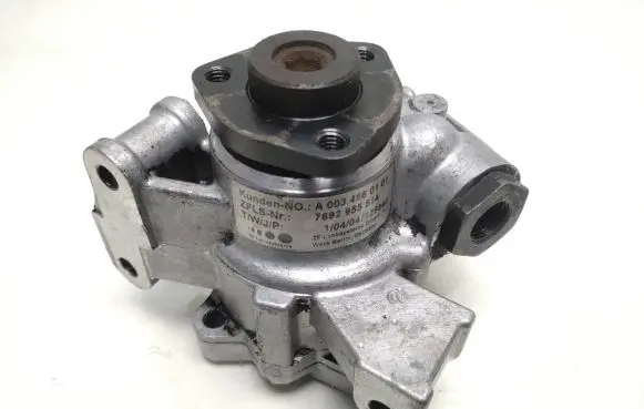 Mercedes-Benz E W211 Power steering pump A0034660101 7692955514