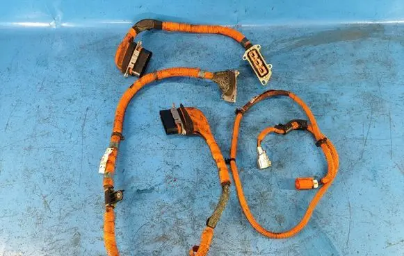 Toyota Camry Positive cable (battery) 