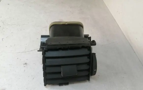 Toyota Auris E180 Dash center air vent grill 9469